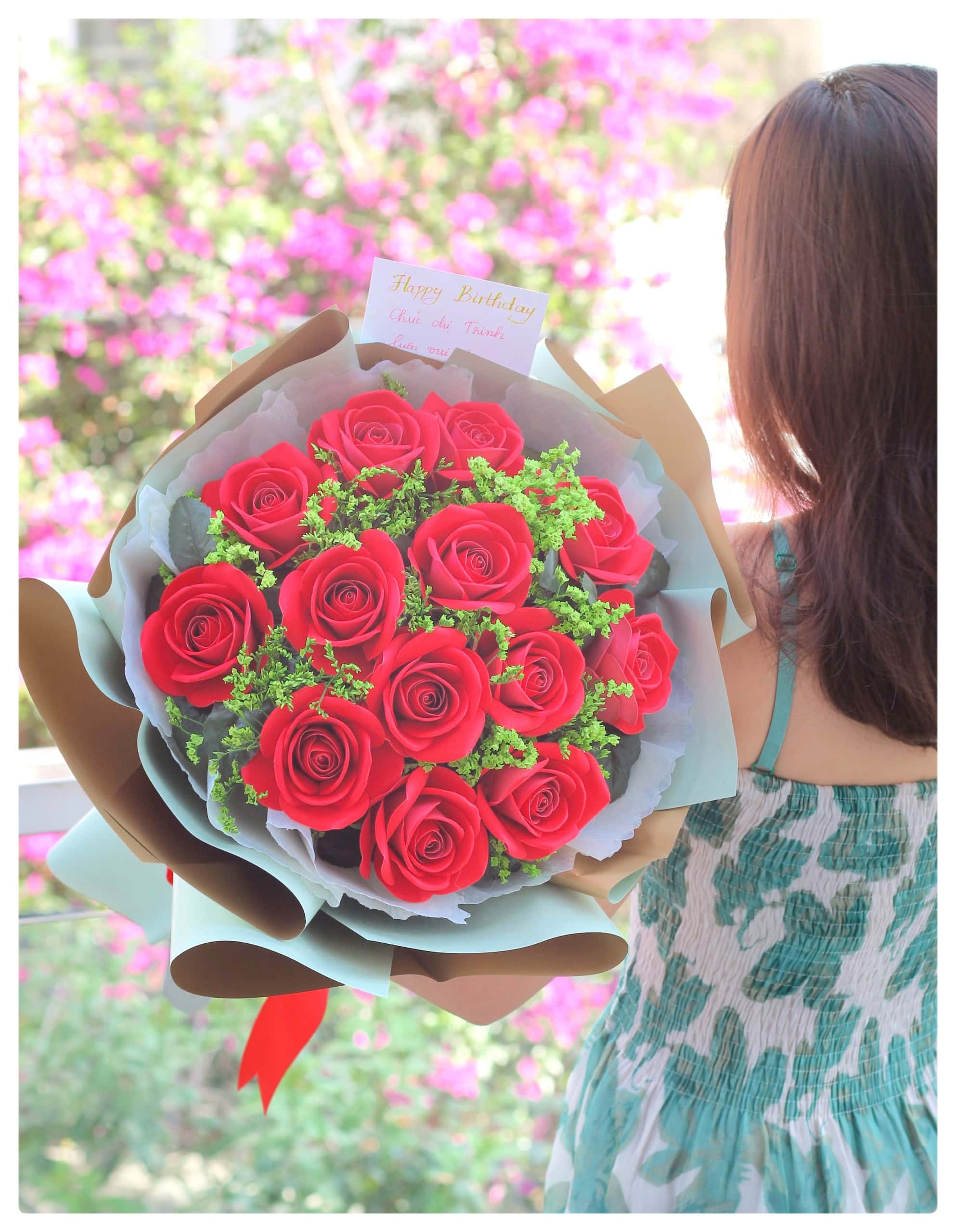 bó hoa hồng giấy